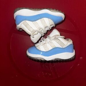 Toddler Blue and White retro Jordan 11’s  size 5C